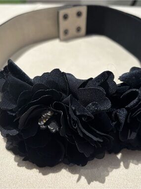 White House Black Market Floral Accent Waist Belt with Pearl Accents. Size L